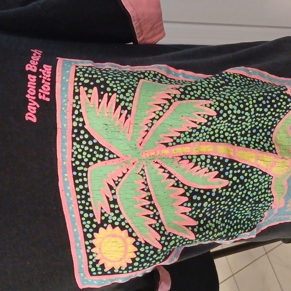 $4 Add-on Black & Pink Daytona Beach Tee - Size Medium - Picture 2 of 6
